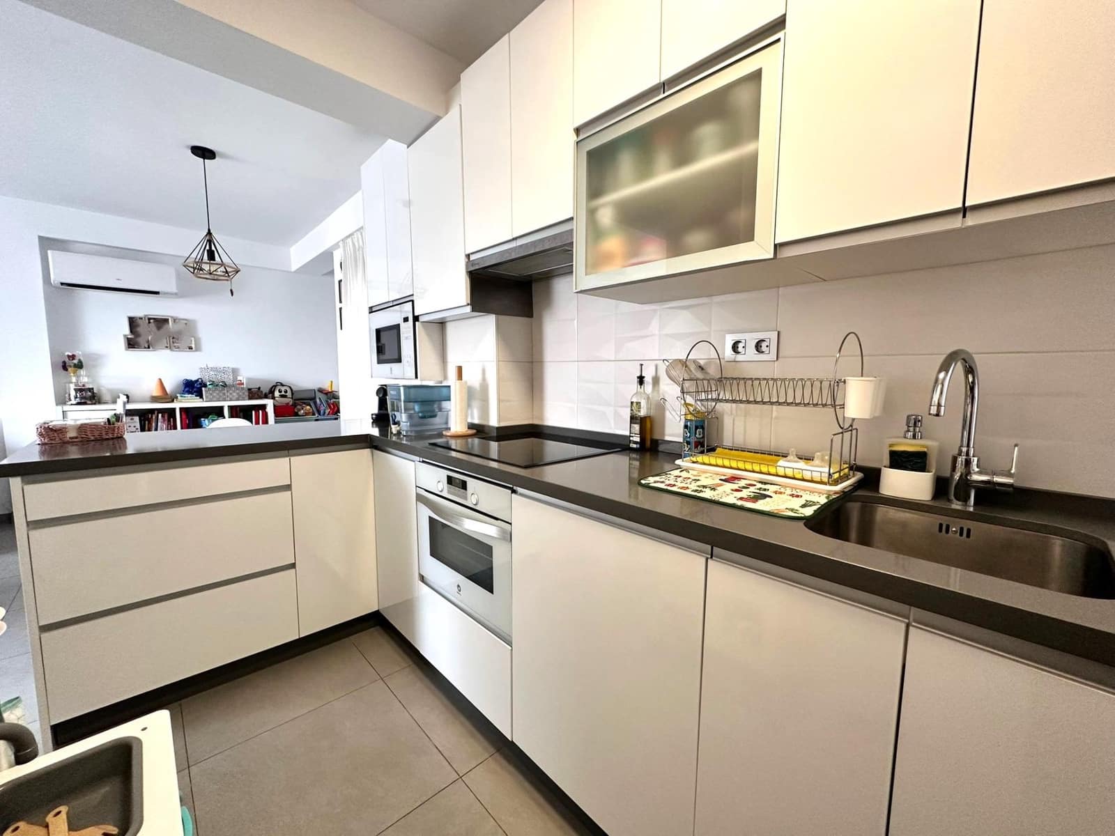 3 bedroom Flat for sale in Malaga city - € 295,000 (Ref: 9541075)