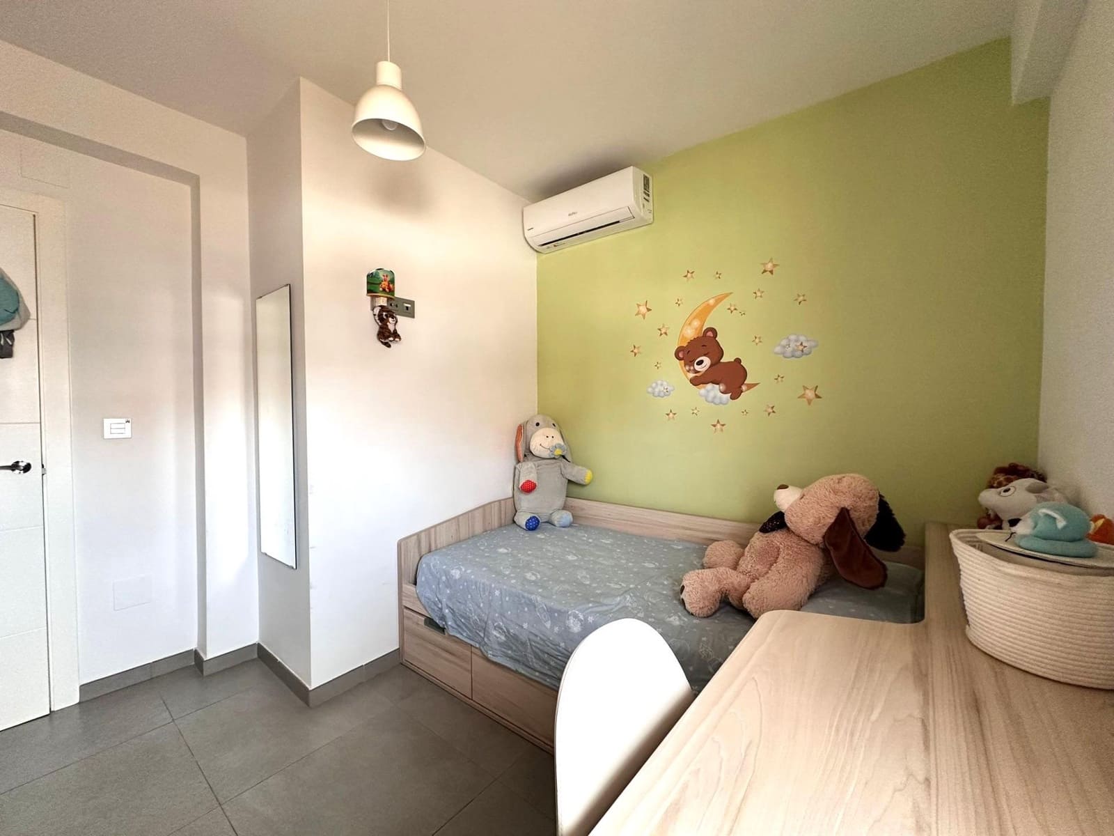 3 bedroom Flat for sale in Malaga city - € 295,000 (Ref: 9541075)