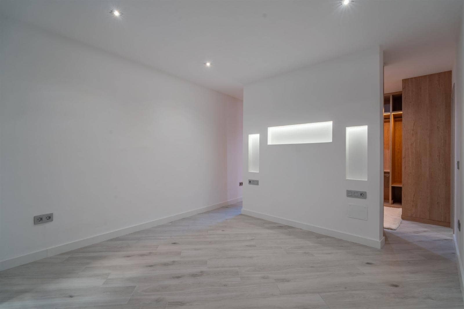 Piso de 3 habitaciones en Málaga ciudad en venta con garaje - 795.000 € (Ref: 9619202)