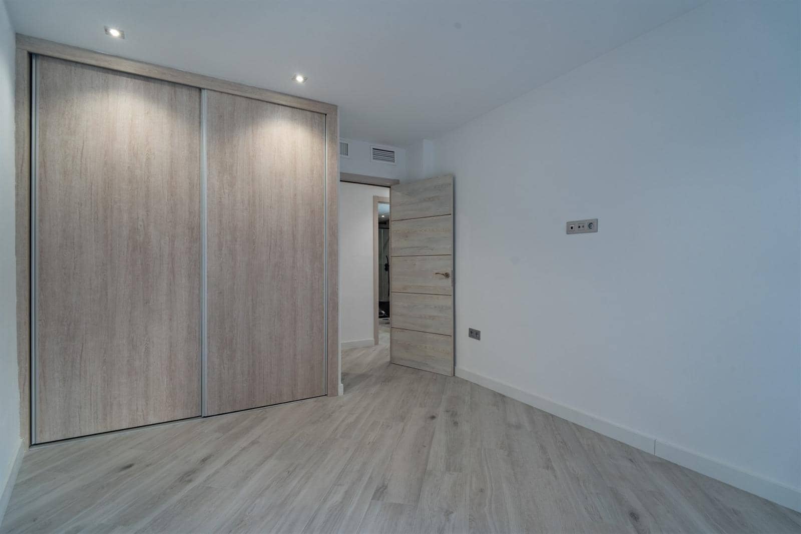 Piso de 3 habitaciones en Málaga ciudad en venta con garaje - 795.000 € (Ref: 9619202)