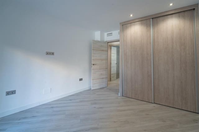 3 bedroom Flat for sale in La Malagueta, Málaga city with garage - € 795,000 (Ref: 9619202)