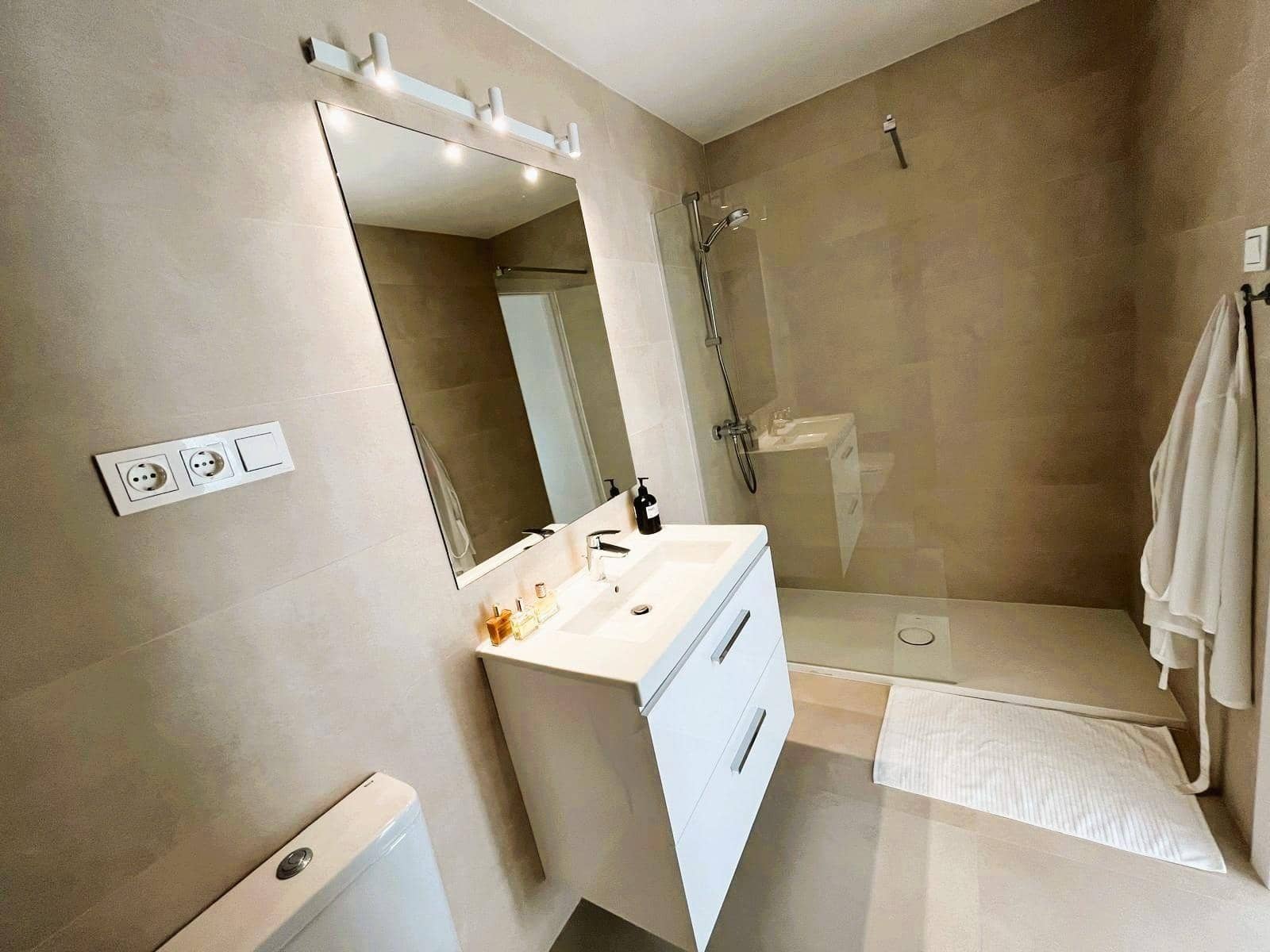 2 sypialnia Apartament na sprzedaż w Miasto Malaga z basenem - 419 000 € (Ref: 9744129)