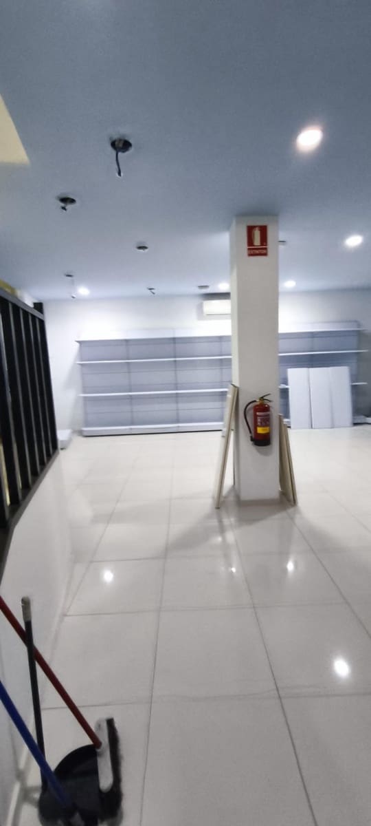 Kaupallinen vuokrattavana paikassa Motril - 4 000 € (Ref: 9811558)