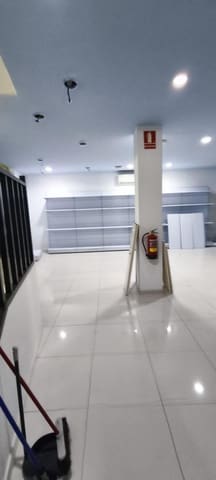 Kaupallinen vuokrattavana paikassa Motril - 4 000 € (Ref: 9811558)