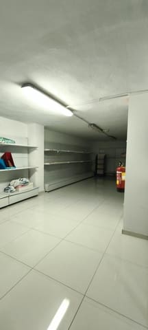 Kaupallinen vuokrattavana paikassa Motril - 4 000 € (Ref: 9811558)