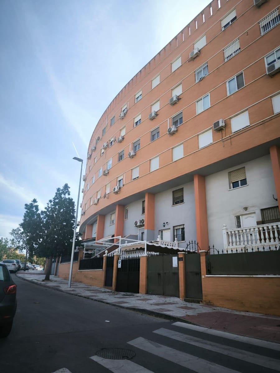 4 sypialnia Mieszkanie na sprzedaż w Miasto Malaga - 349 000 € (Ref: 9818188)