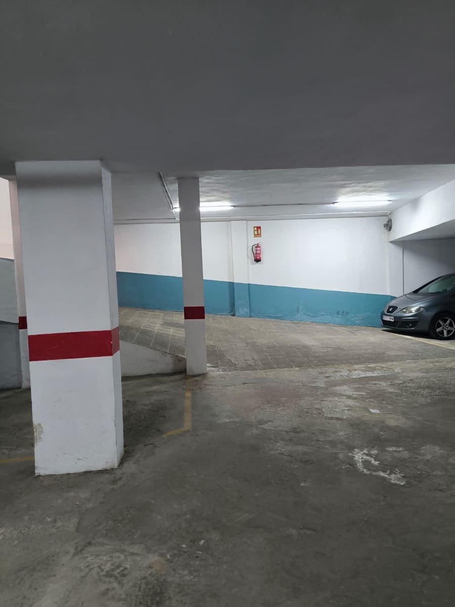 Garage for sale in Malaga city - € 32,000 (Ref: 9876395)