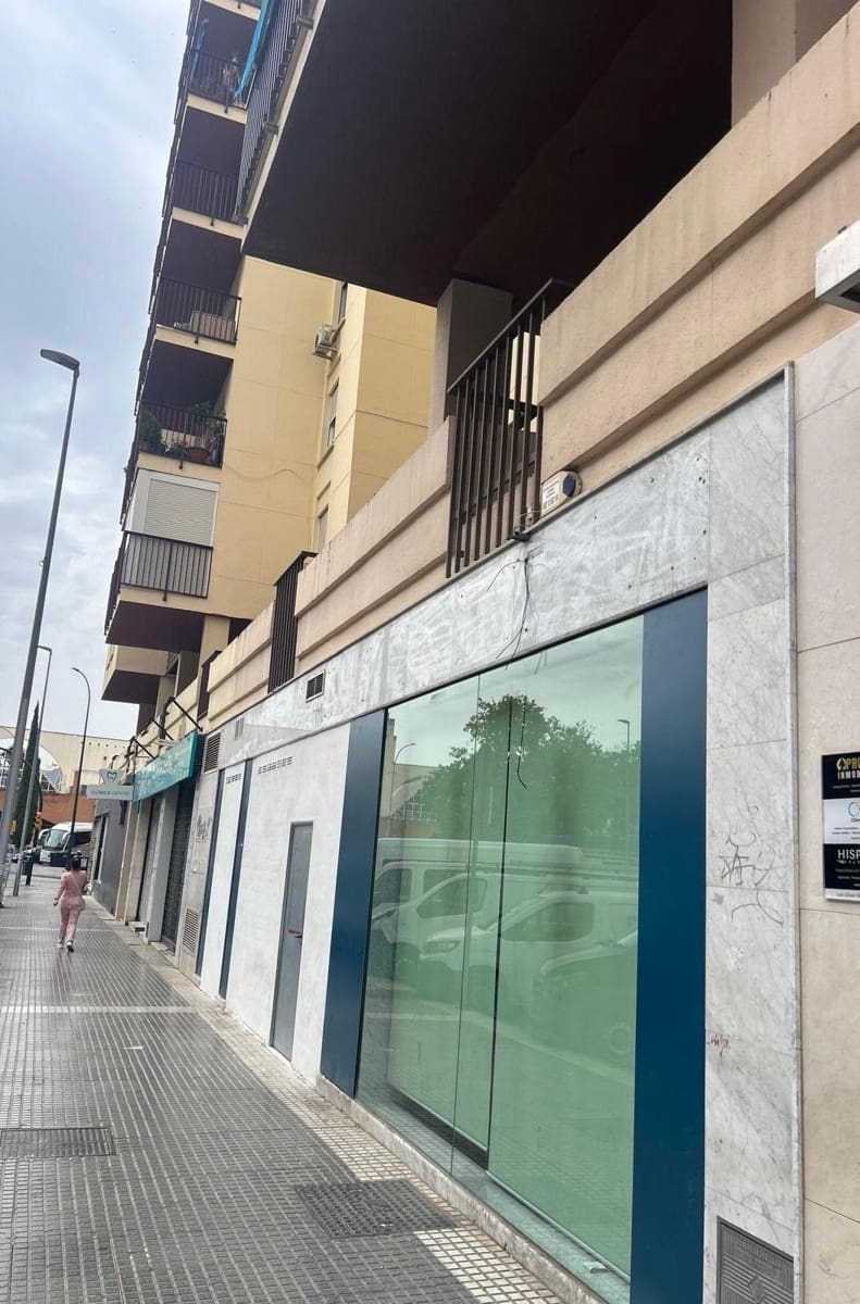 Kommersiell til salgs i Malaga by - € 700 000 (Ref: 9978825)
