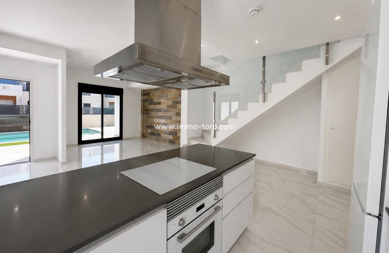 3 Zimmer Villa zu verkaufen in Polop mit Pool - 469.000 € (Ref: 10002395)