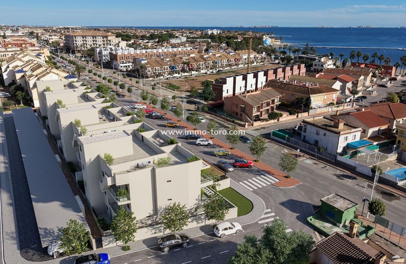 2 sovrum Takvåning till salu i Los Alcazares med pool - 425 000 € (Ref: 10011953)
