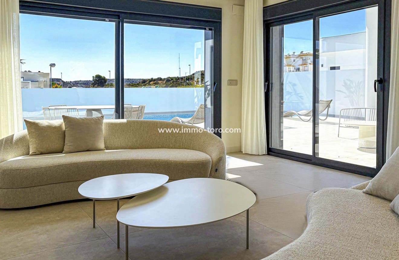 4 bedroom Villa for sale in Ciudad Quesada - € 810,750 (Ref: 10012334)
