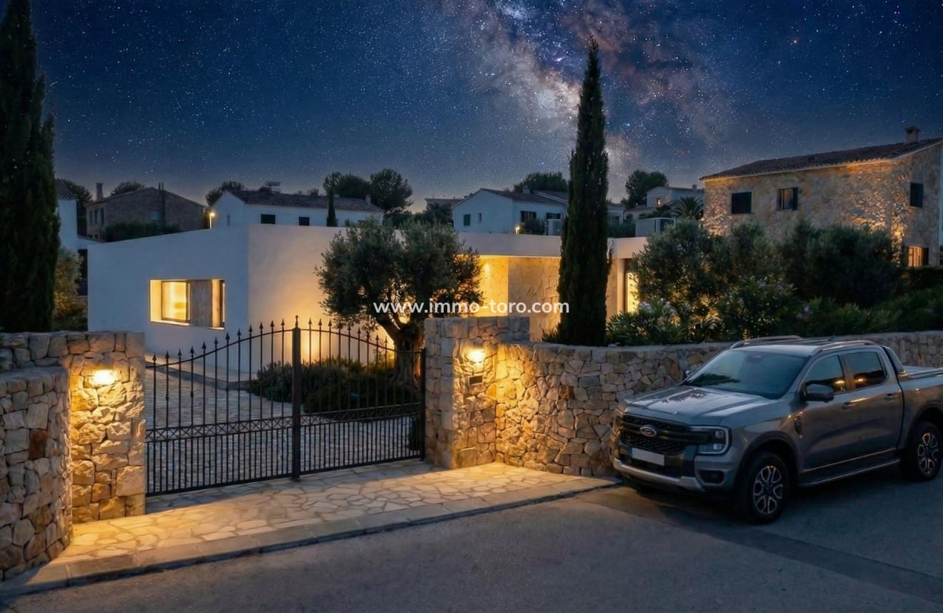 3 bedroom Villa for sale in Aspe with pool - € 469,950 (Ref: 10018725)