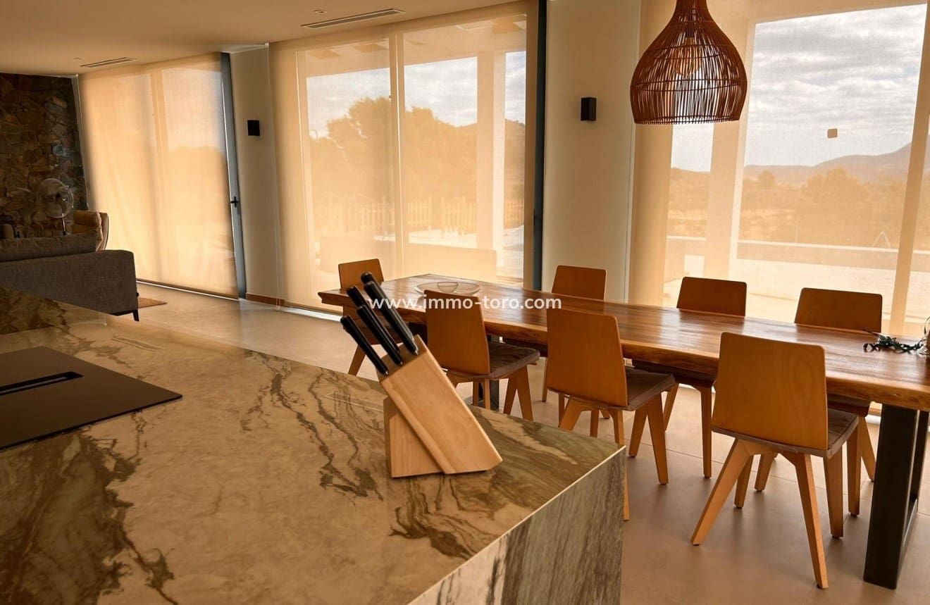 4 sovrum Villa till salu i Pinoso med pool - 600 000 € (Ref: 10018726)