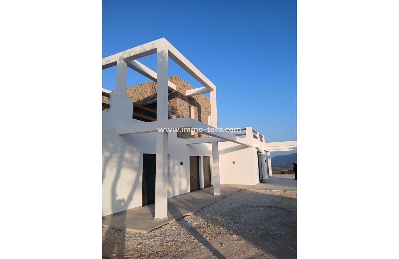 4 sovrum Villa till salu i Pinoso med pool - 600 000 € (Ref: 10018726)