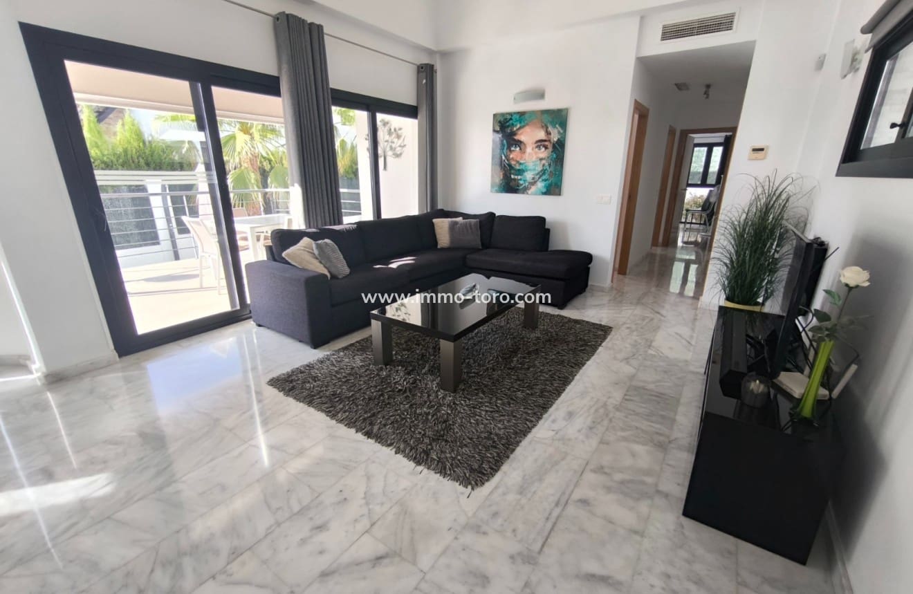 3 soveværelse Villa til salg i Polop med swimmingpool garage - € 475.000 (Ref: 10023333)