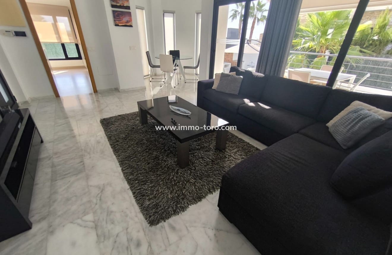 3 soveværelse Villa til salg i Polop med swimmingpool garage - € 475.000 (Ref: 10023333)