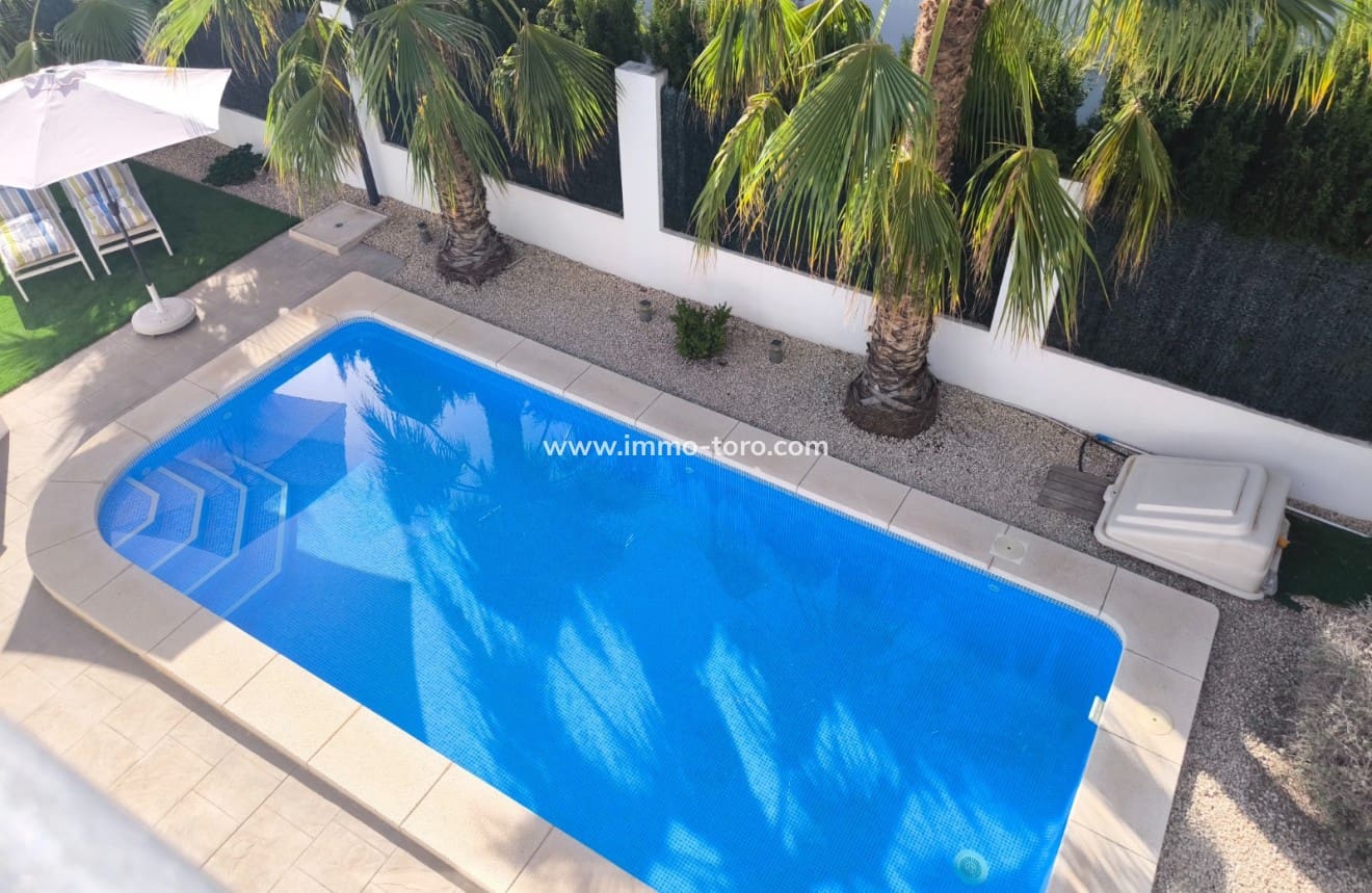 3 soveværelse Villa til salg i Polop med swimmingpool garage - € 475.000 (Ref: 10023333)