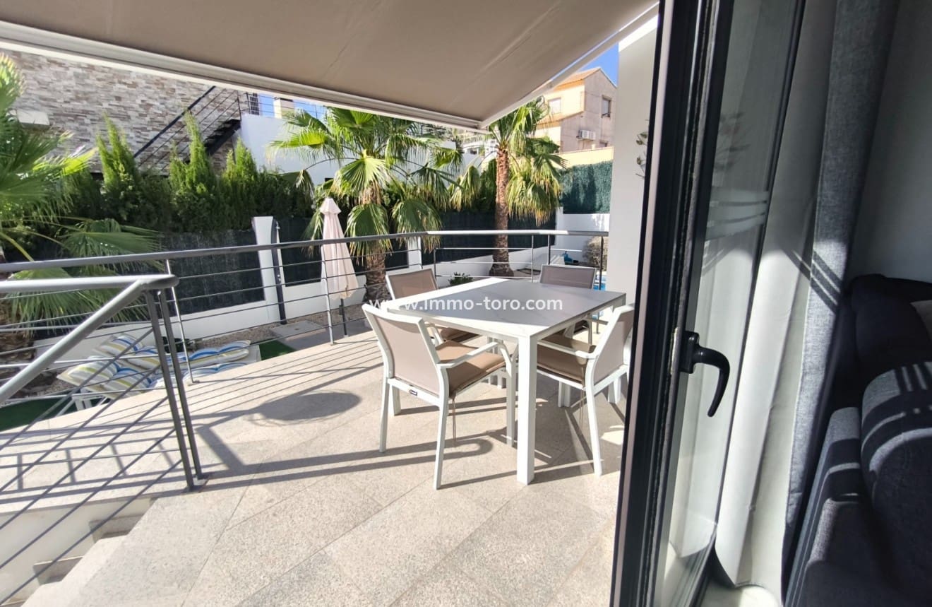 3 soveværelse Villa til salg i Polop med swimmingpool garage - € 475.000 (Ref: 10023333)