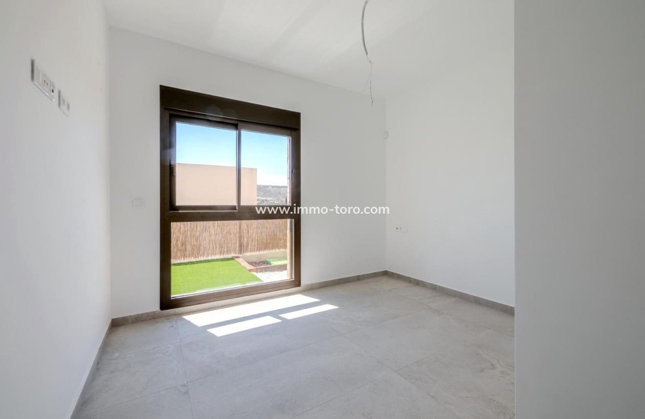 3 bedroom Villa for sale in Algorfa with pool - € 489,000 (Ref: 10031134)
