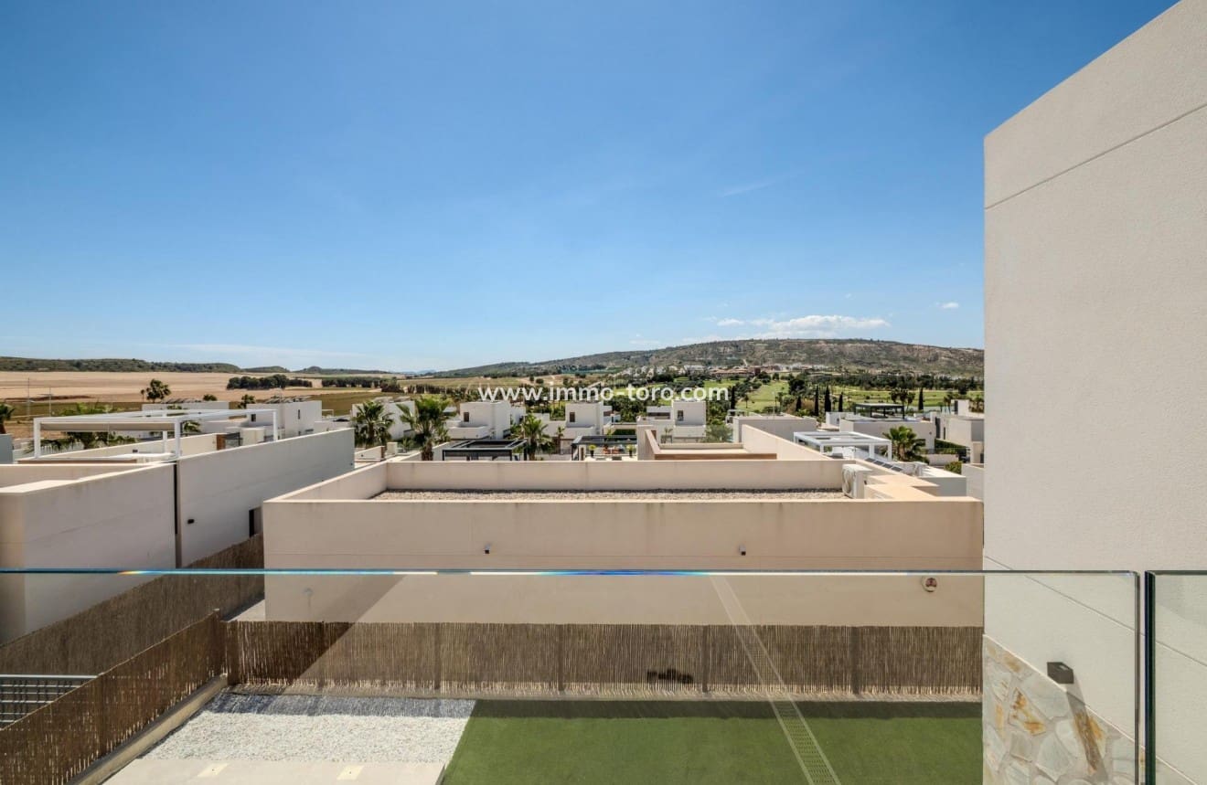 3 bedroom Villa for sale in Algorfa with pool - € 489,000 (Ref: 10031134)