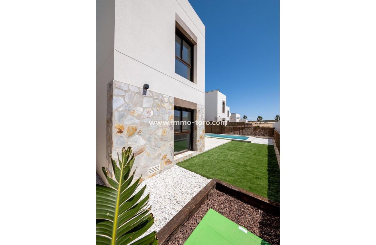 3 bedroom Villa for sale in Algorfa with pool - € 489,000 (Ref: 10031134)