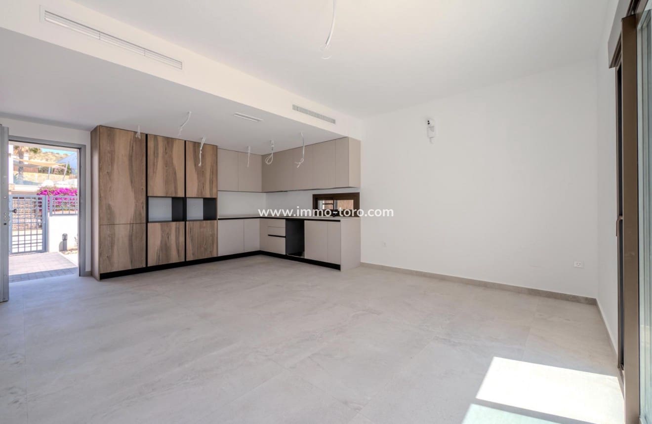3 bedroom Villa for sale in Algorfa with pool - € 489,000 (Ref: 10031134)