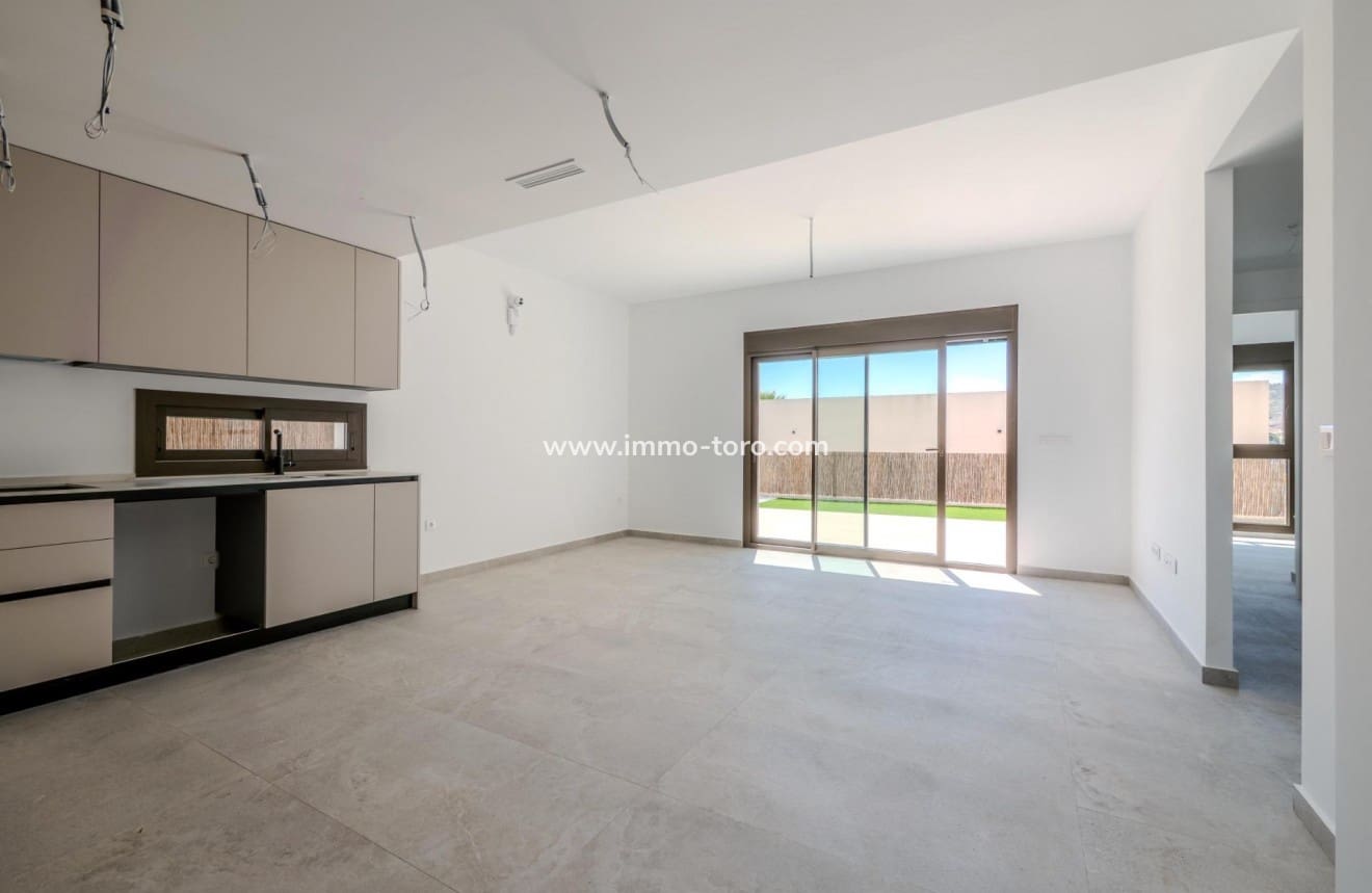 3 bedroom Villa for sale in Algorfa with pool - € 489,000 (Ref: 10031134)
