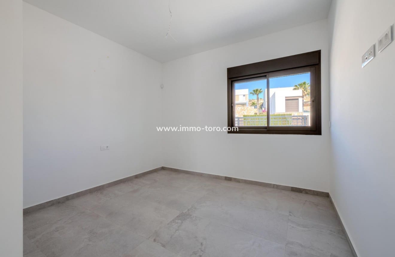 3 bedroom Villa for sale in Algorfa with pool - € 489,000 (Ref: 10031134)