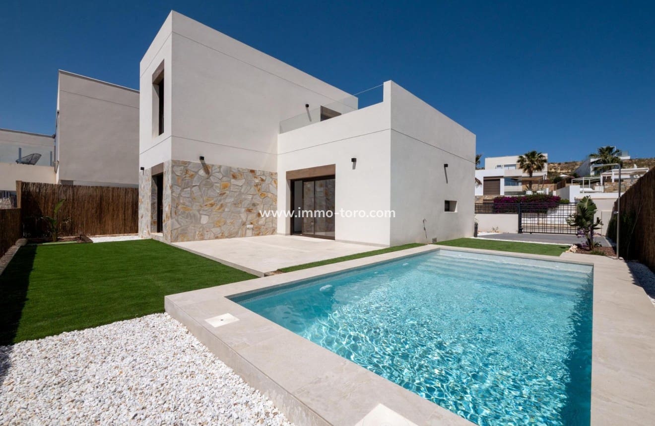 3 bedroom Villa for sale in Algorfa with pool - € 489,000 (Ref: 10031134)