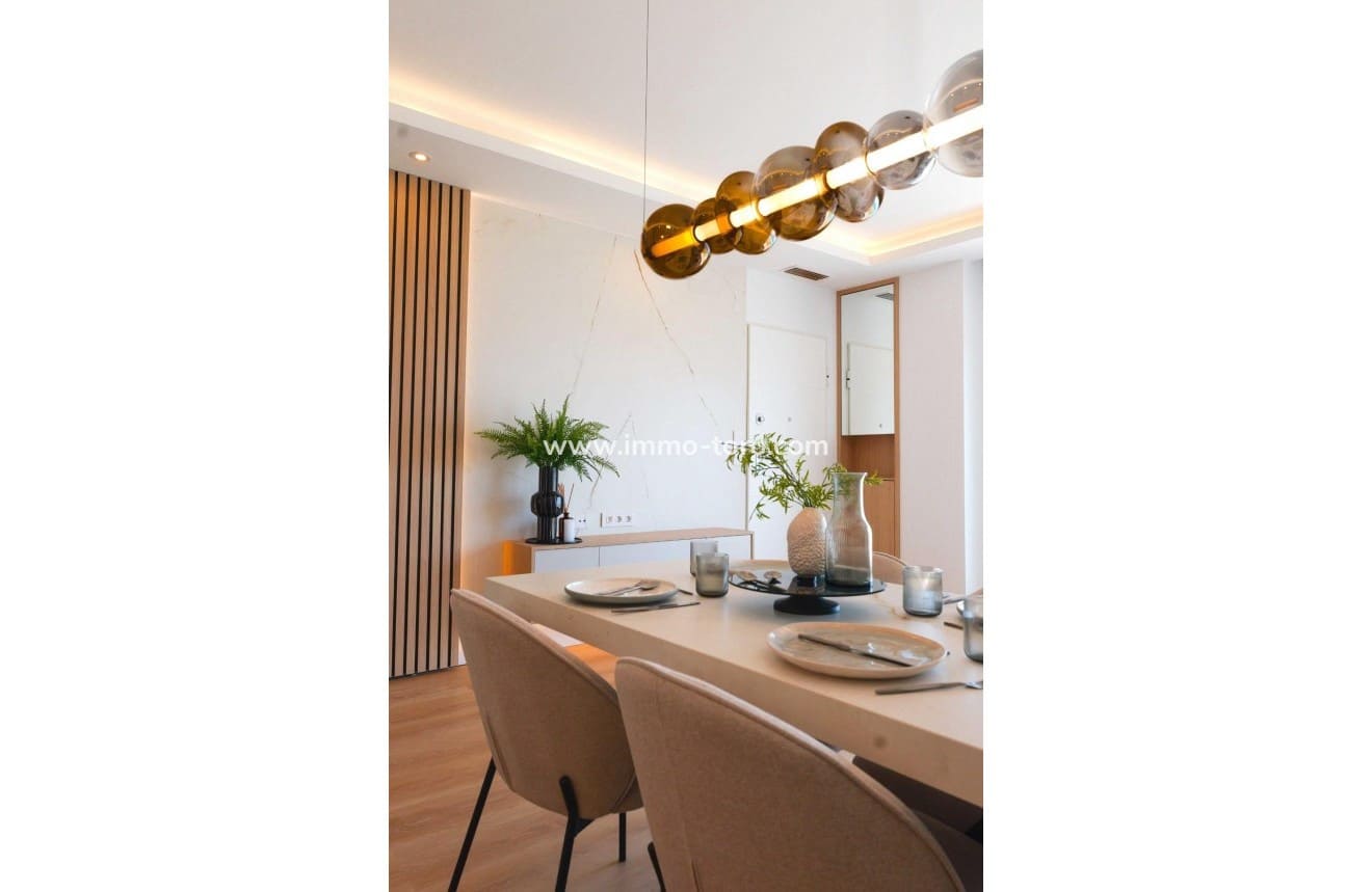 1 soveværelse Lejlighed til salg i La Manga del Mar Menor med swimmingpool - € 288.000 (Ref: 9939058)