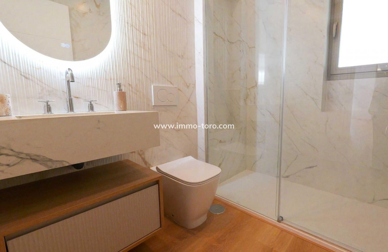 1 soveværelse Lejlighed til salg i La Manga del Mar Menor med swimmingpool - € 288.000 (Ref: 9939058)