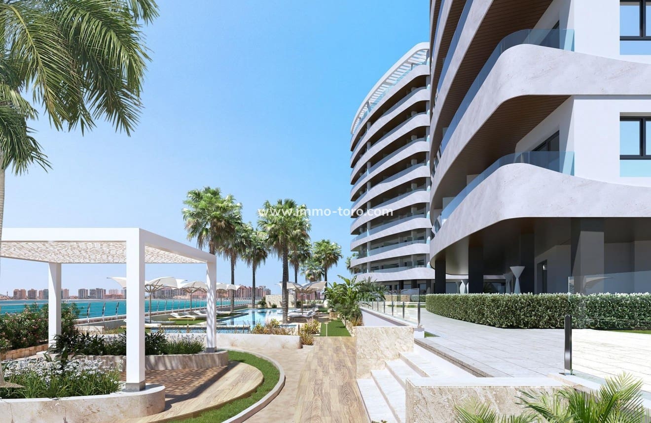 1 soveværelse Lejlighed til salg i La Manga del Mar Menor med swimmingpool - € 288.000 (Ref: 9939058)