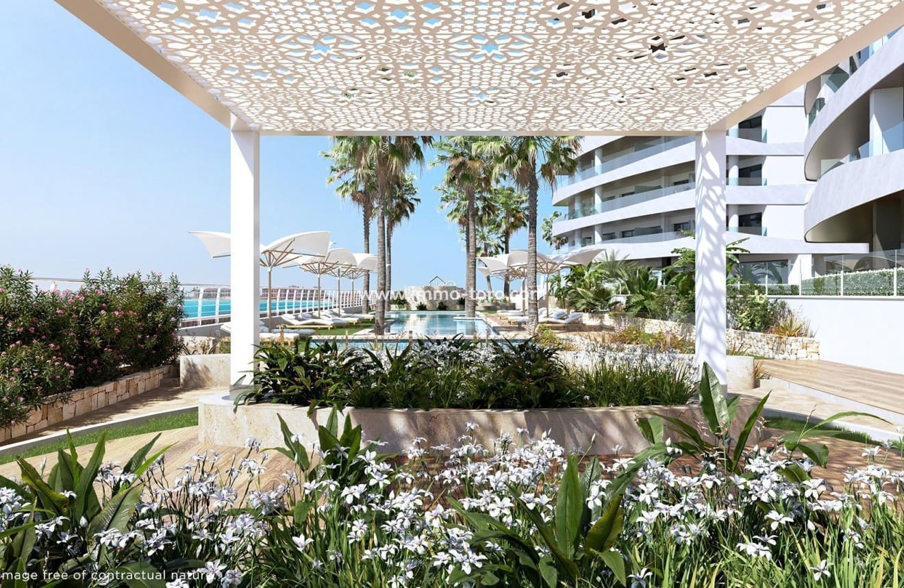 1 soveværelse Lejlighed til salg i La Manga del Mar Menor med swimmingpool - € 288.000 (Ref: 9939058)
