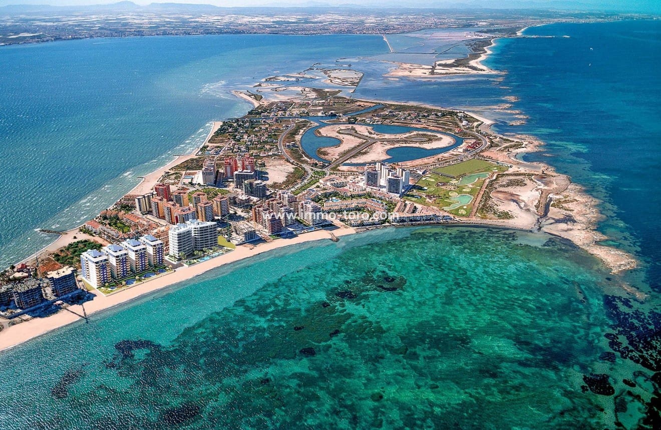 1 soveværelse Lejlighed til salg i La Manga del Mar Menor med swimmingpool - € 288.000 (Ref: 9939058)