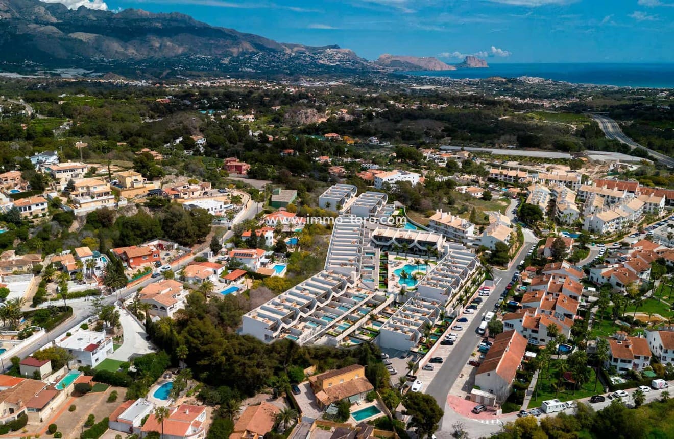 2 bedroom Apartment for sale in Alfaz del Pi / L'Alfas del Pi with pool - € 327,000 (Ref: 9939066)