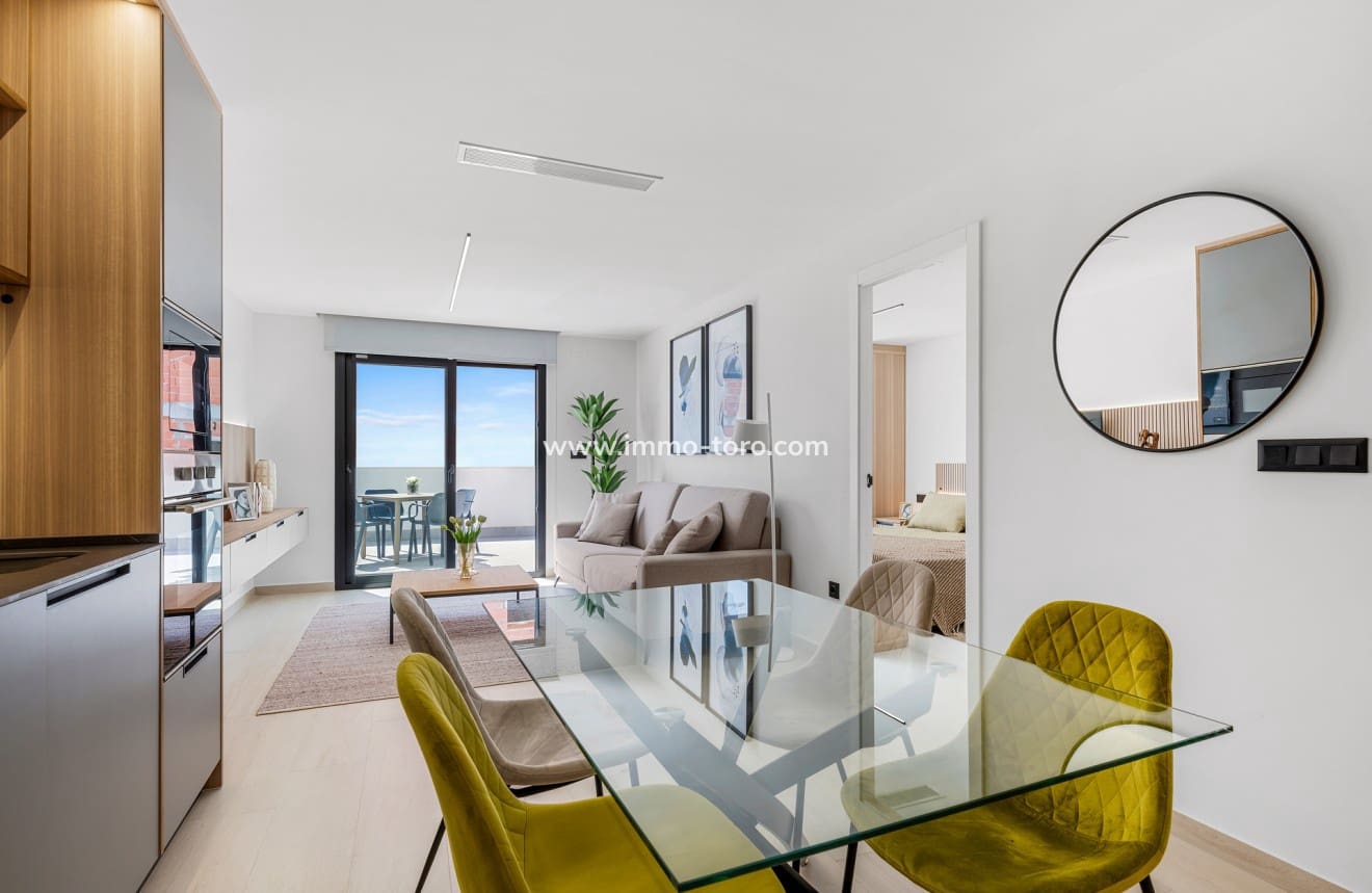 3 bedroom Apartment for sale in Guardamar del Segura with pool - € 245,000 (Ref: 9939072)