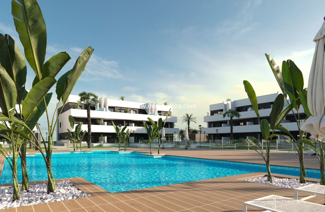 3 bedroom Apartment for sale in Guardamar del Segura with pool - € 245,000 (Ref: 9939072)