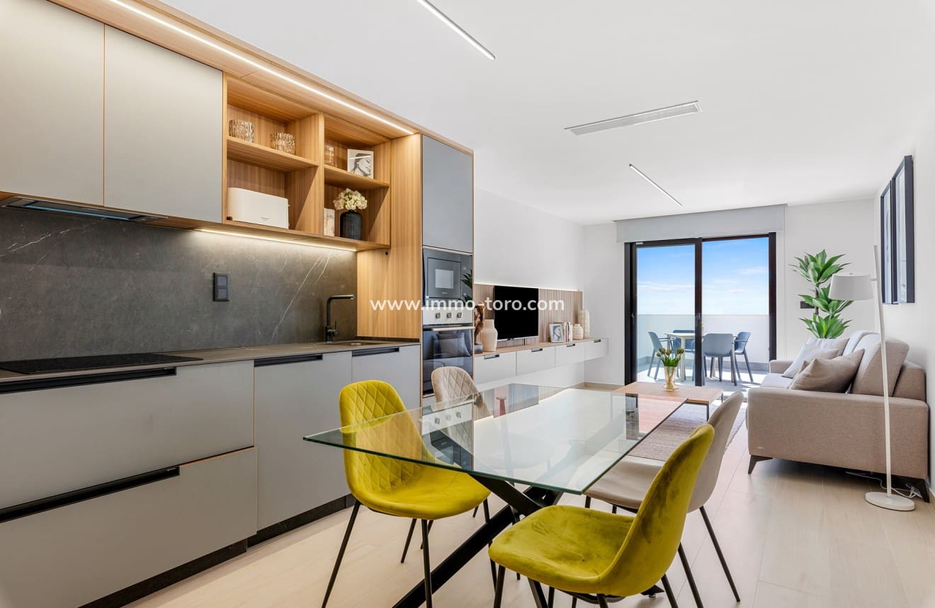 3 bedroom Apartment for sale in Guardamar del Segura with pool - € 245,000 (Ref: 9939072)