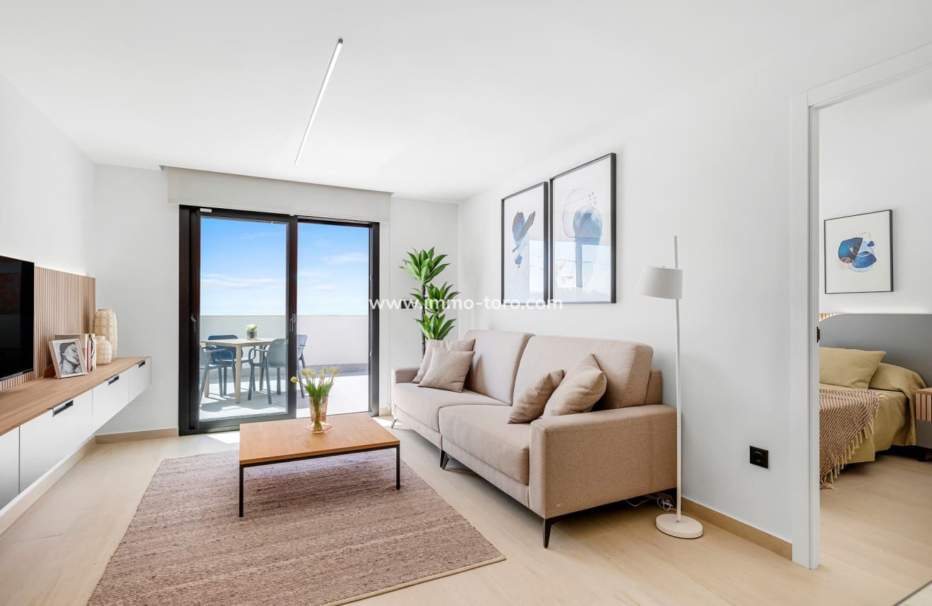 3 bedroom Apartment for sale in Guardamar del Segura with pool - € 245,000 (Ref: 9939072)
