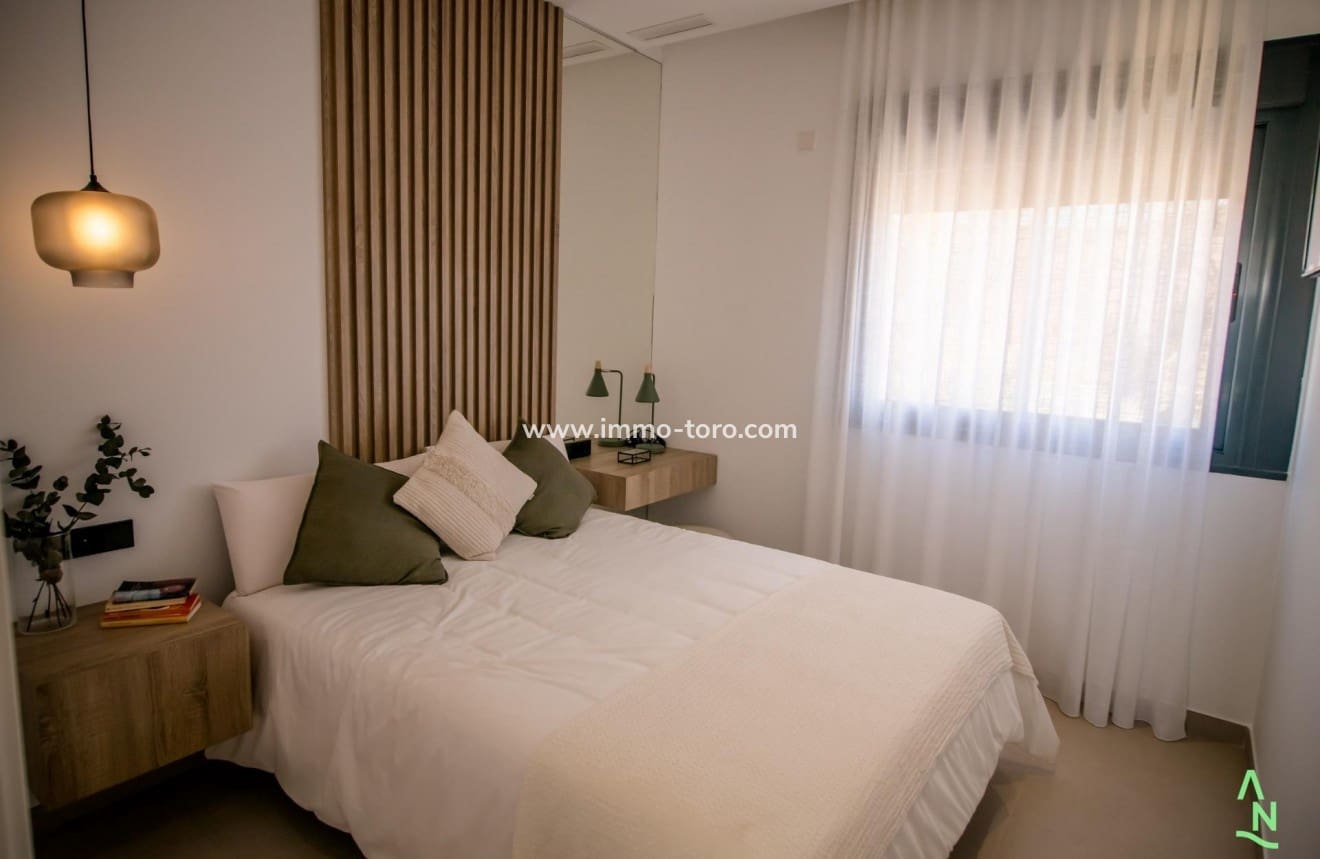 Apartamento de 2 habitaciones en Condado de Alhama en venta con piscina - 208.425 € (Ref: 9939076)