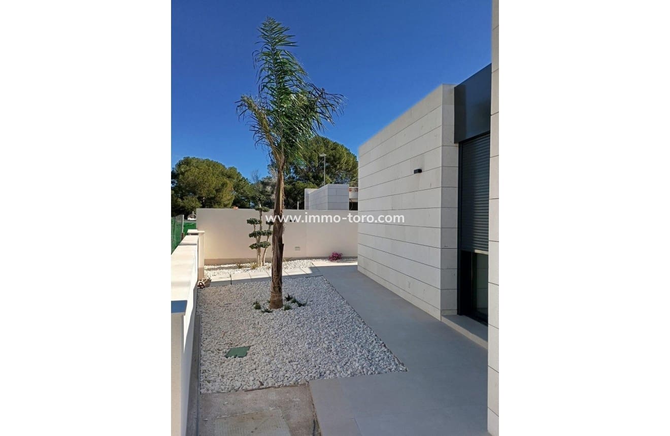 3 soveværelse Villa til salg i Pilar de la Horadada med swimmingpool - € 586.000 (Ref: 9939083)