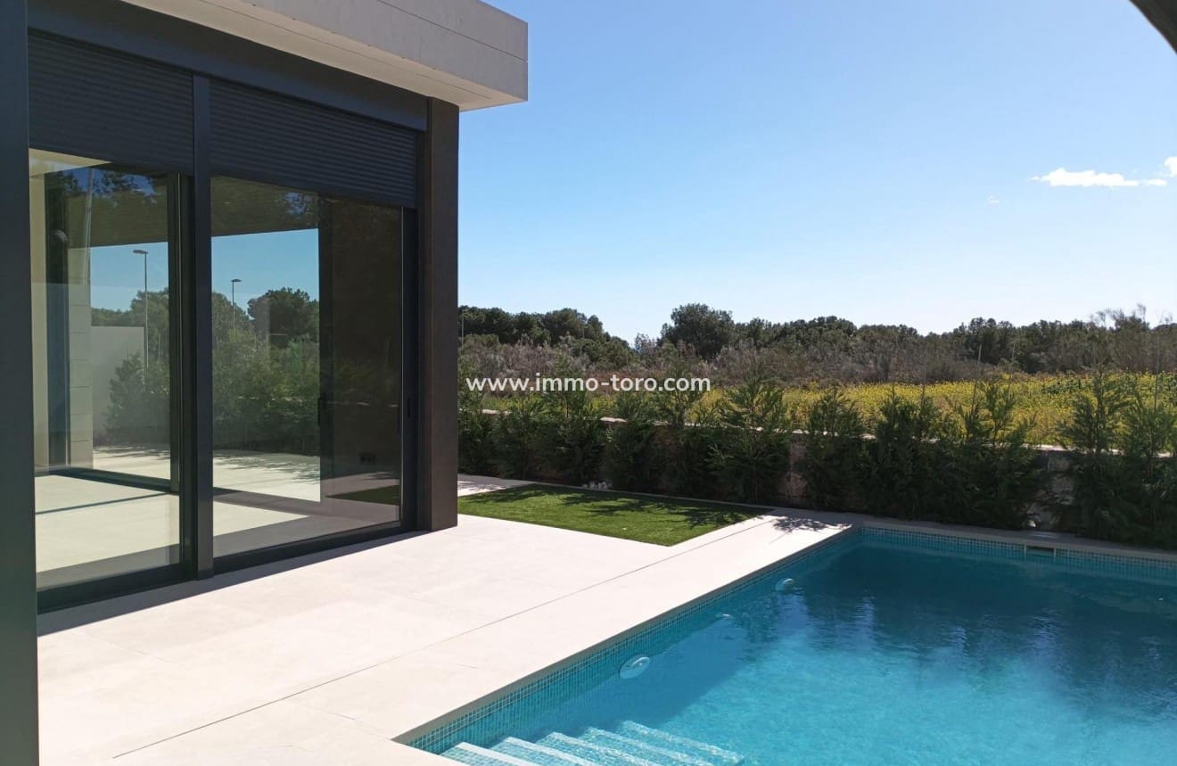3 soveværelse Villa til salg i Pilar de la Horadada med swimmingpool - € 586.000 (Ref: 9939083)