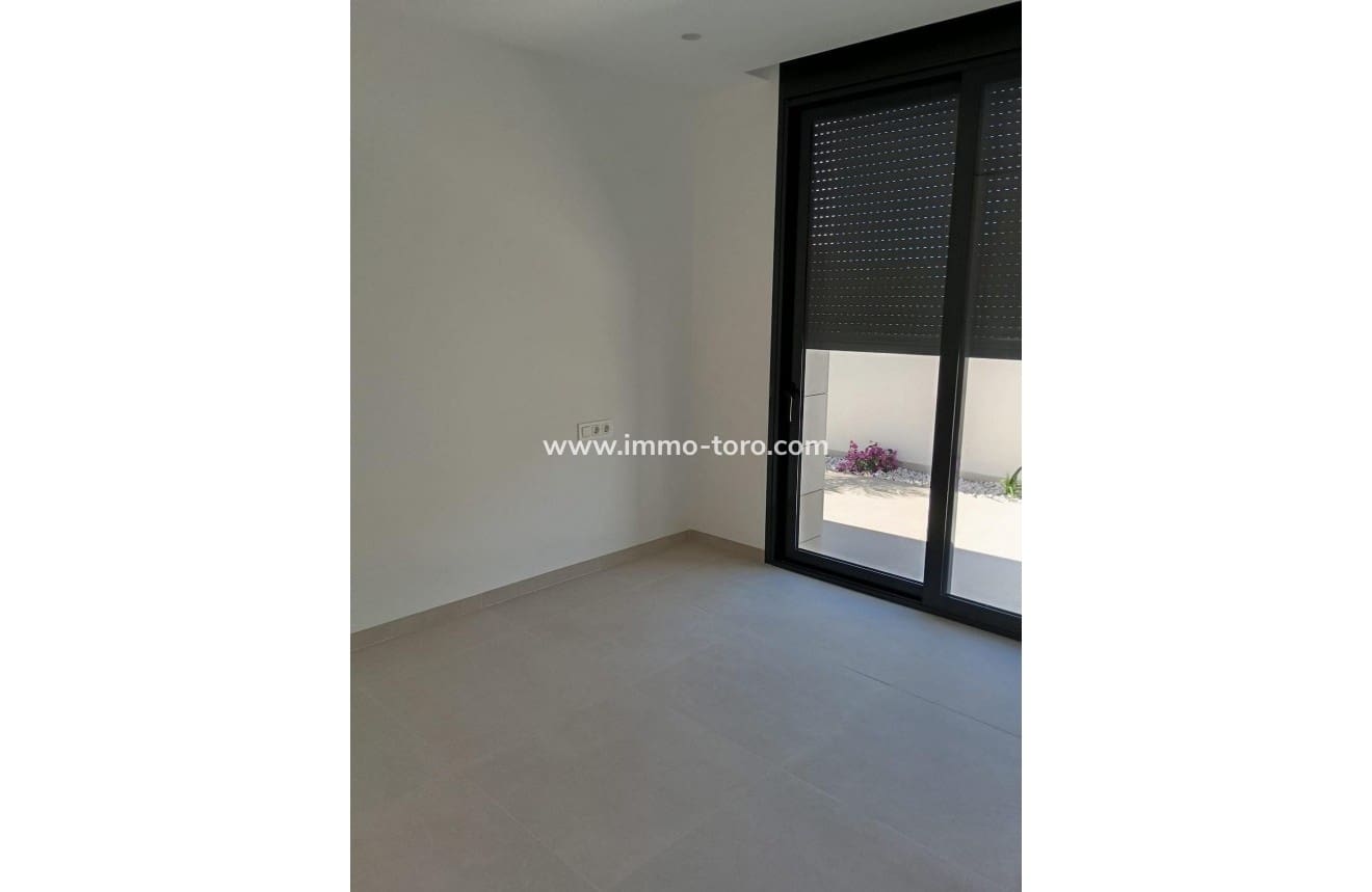 3 soveværelse Villa til salg i Pilar de la Horadada med swimmingpool - € 586.000 (Ref: 9939083)