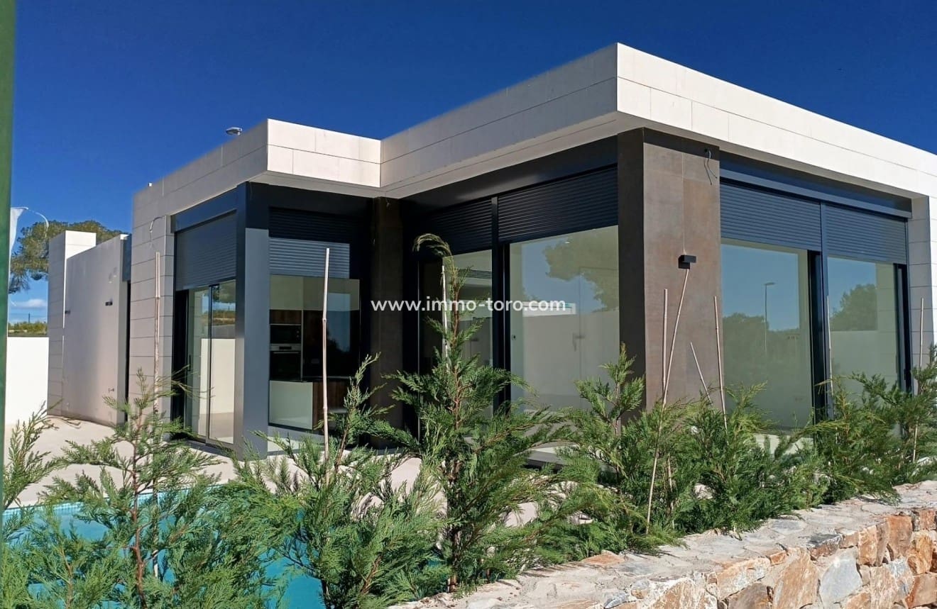 3 soveværelse Villa til salg i Pilar de la Horadada med swimmingpool - € 586.000 (Ref: 9939083)