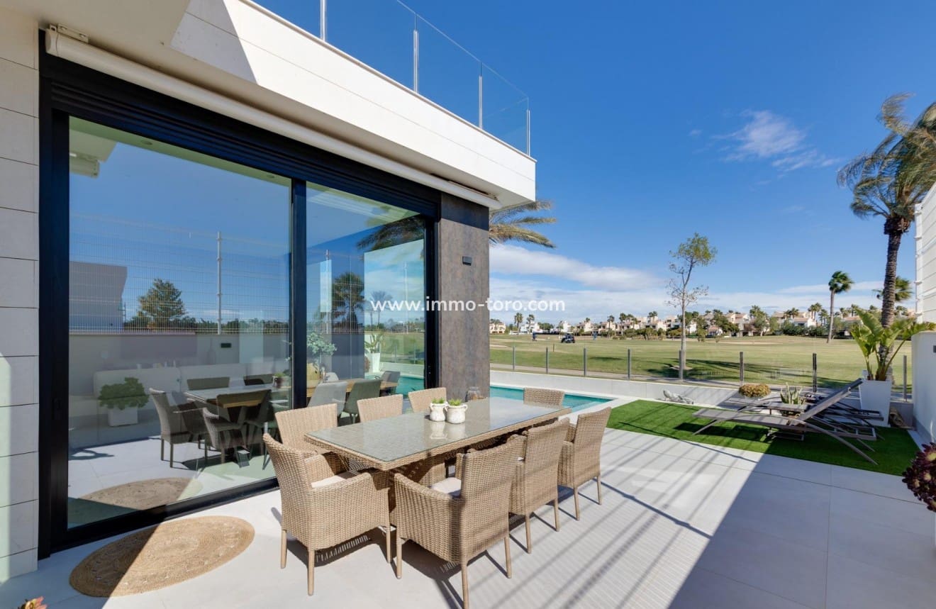 3 soveværelse Villa til salg i Pilar de la Horadada med swimmingpool - € 586.000 (Ref: 9939083)
