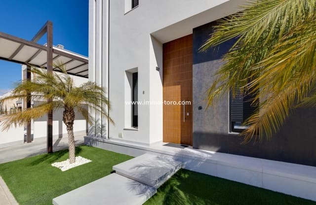 3 soveværelse Villa til salg i Pinar de Campoverde, Pilar de la Horadada med swimmingpool - € 586.000 (Ref: 9939083)