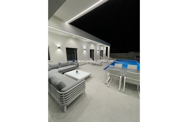 3 makuuhuone Huvila myytävänä paikassa La Romana mukana uima-altaan - 390 000 € (Ref: 9939084)