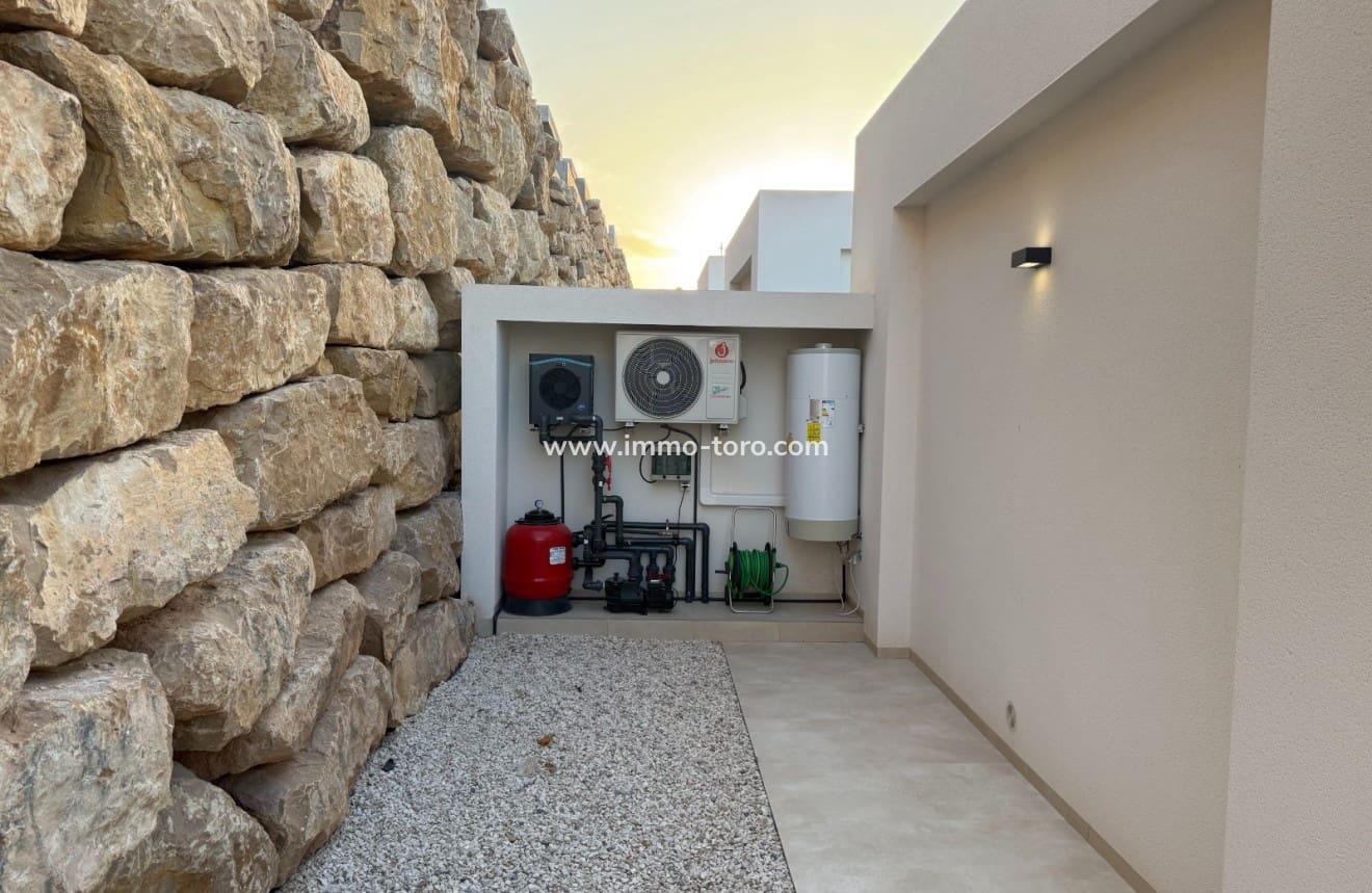 2 slaapkamer Villa te koop in Finestrat met zwembad - € 419.000 (Ref: 9939085)