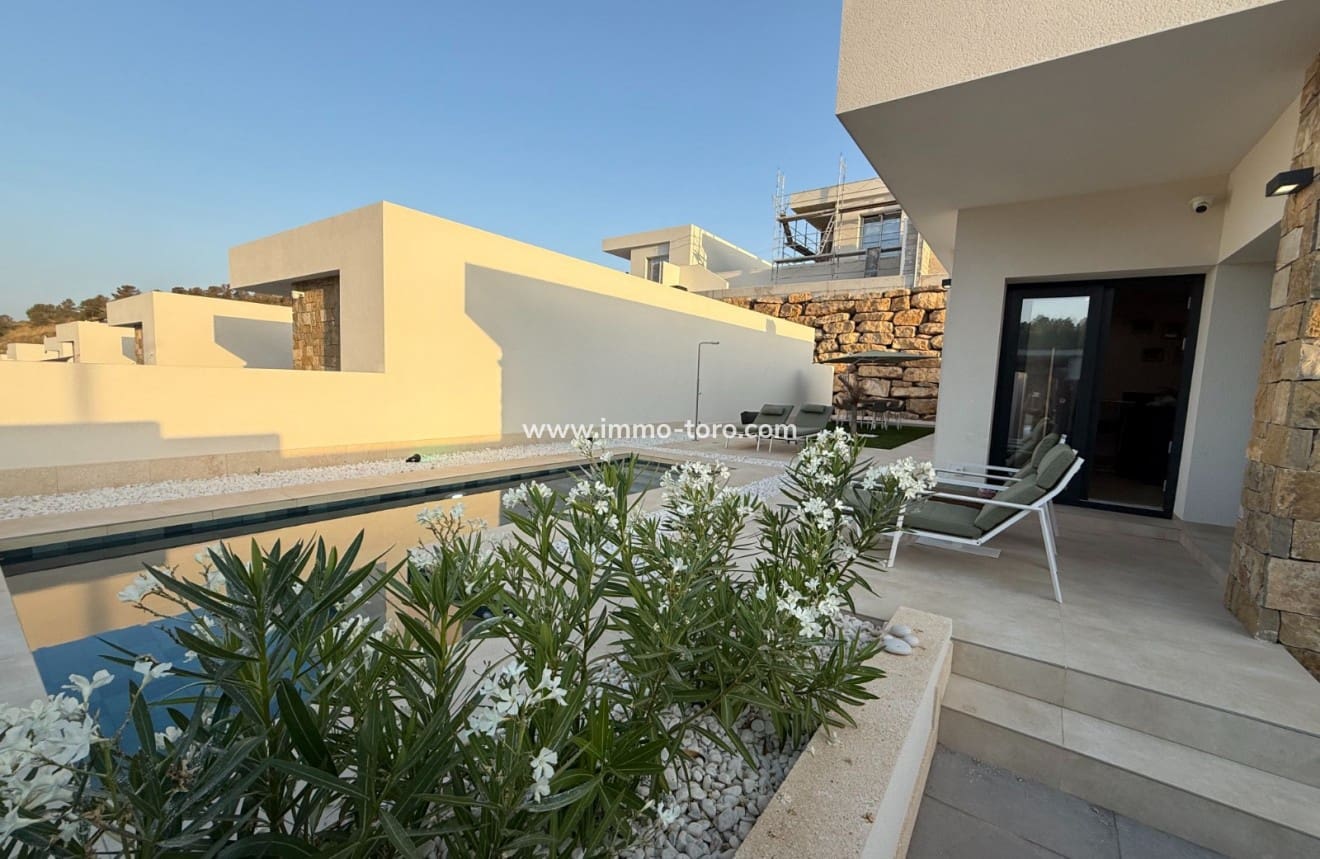 2 slaapkamer Villa te koop in Finestrat met zwembad - € 419.000 (Ref: 9939085)