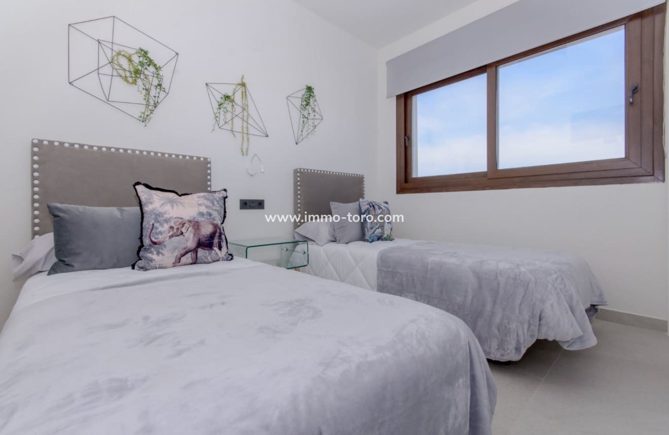 2 slaapkamer Appartement te koop in Los Balcones met zwembad - € 320.000 (Ref: 9944895)